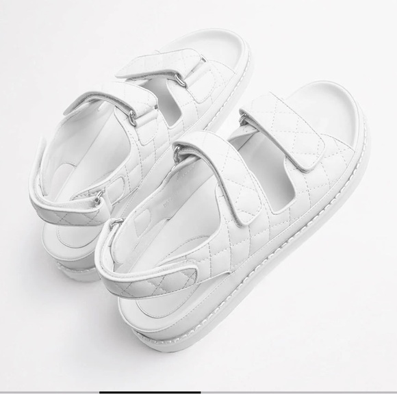 Tony Bianco Hiranni White Sheep Nappa Sandals
Size 40 - Picture 2 of 7